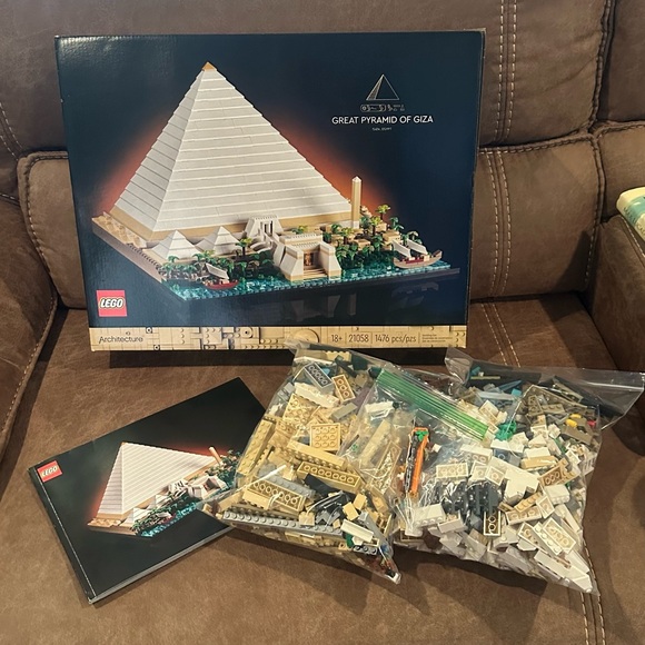 Pyramid of Giza Lego - Picture 1 of 5